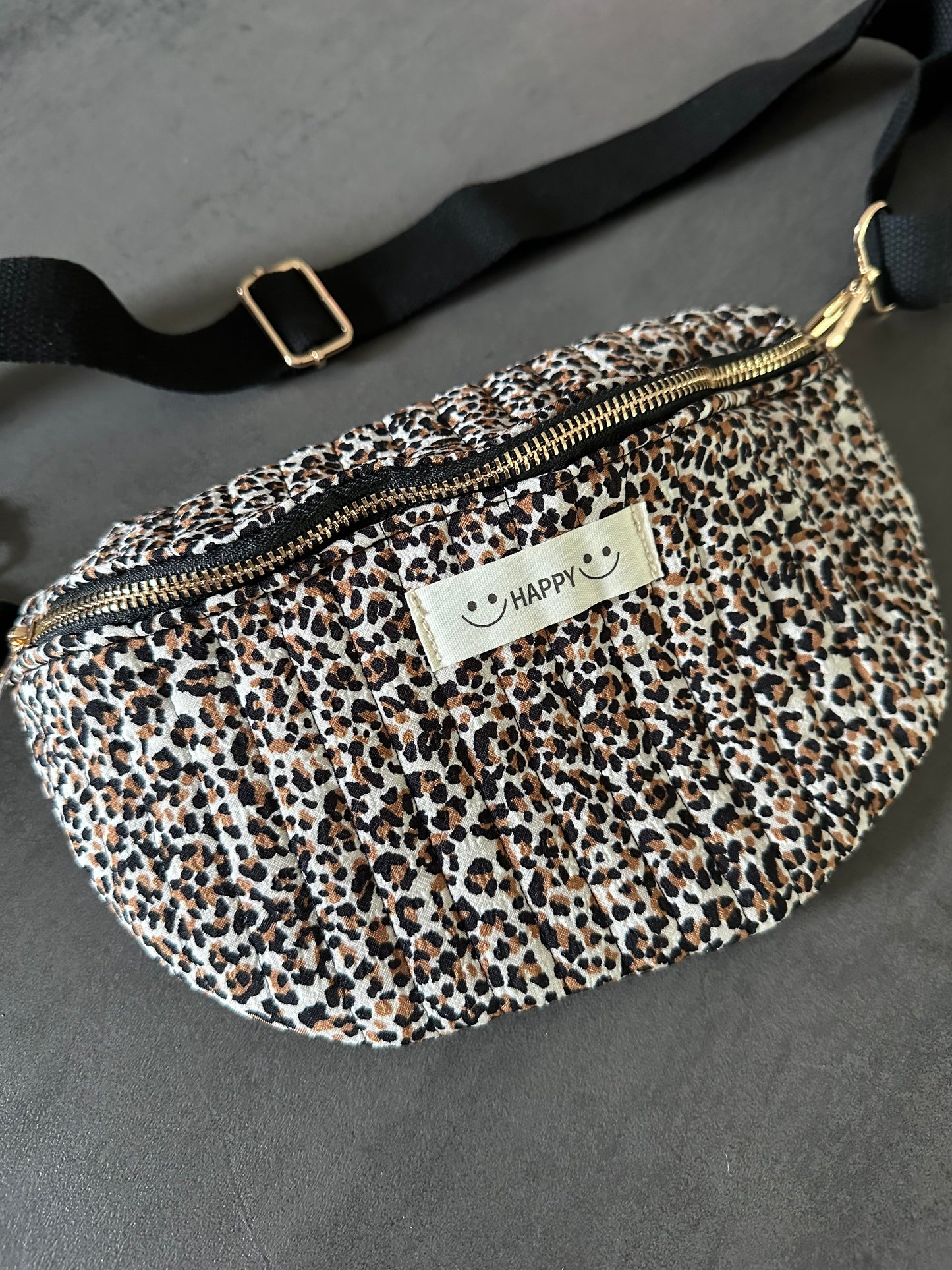 Crossbody Tasche LEO | Happy Edition