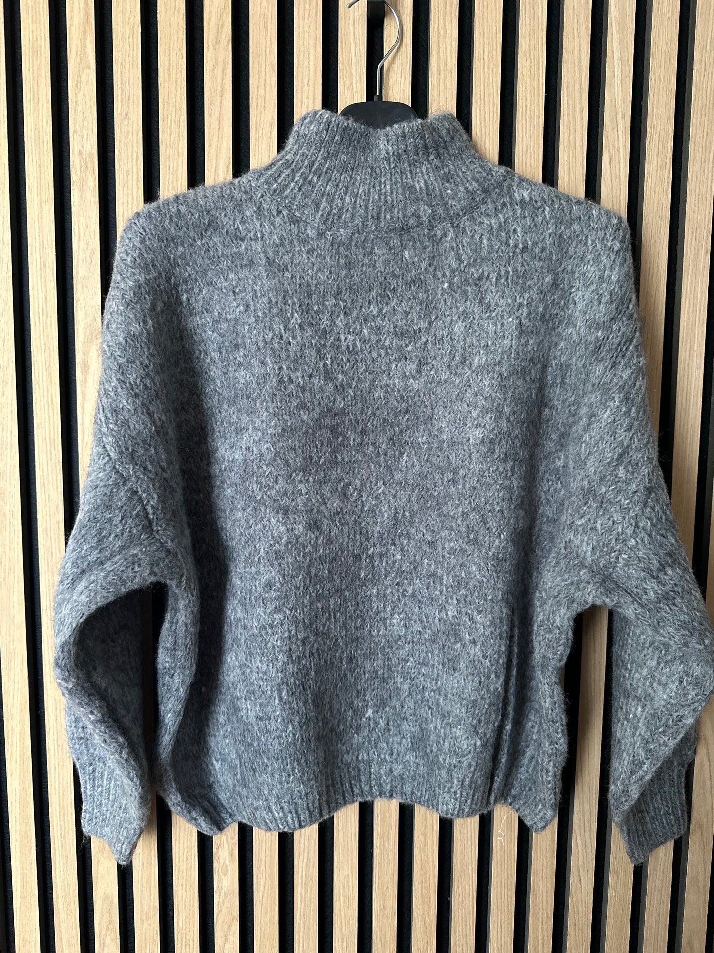 Flauschiger Stehkragen Pullover