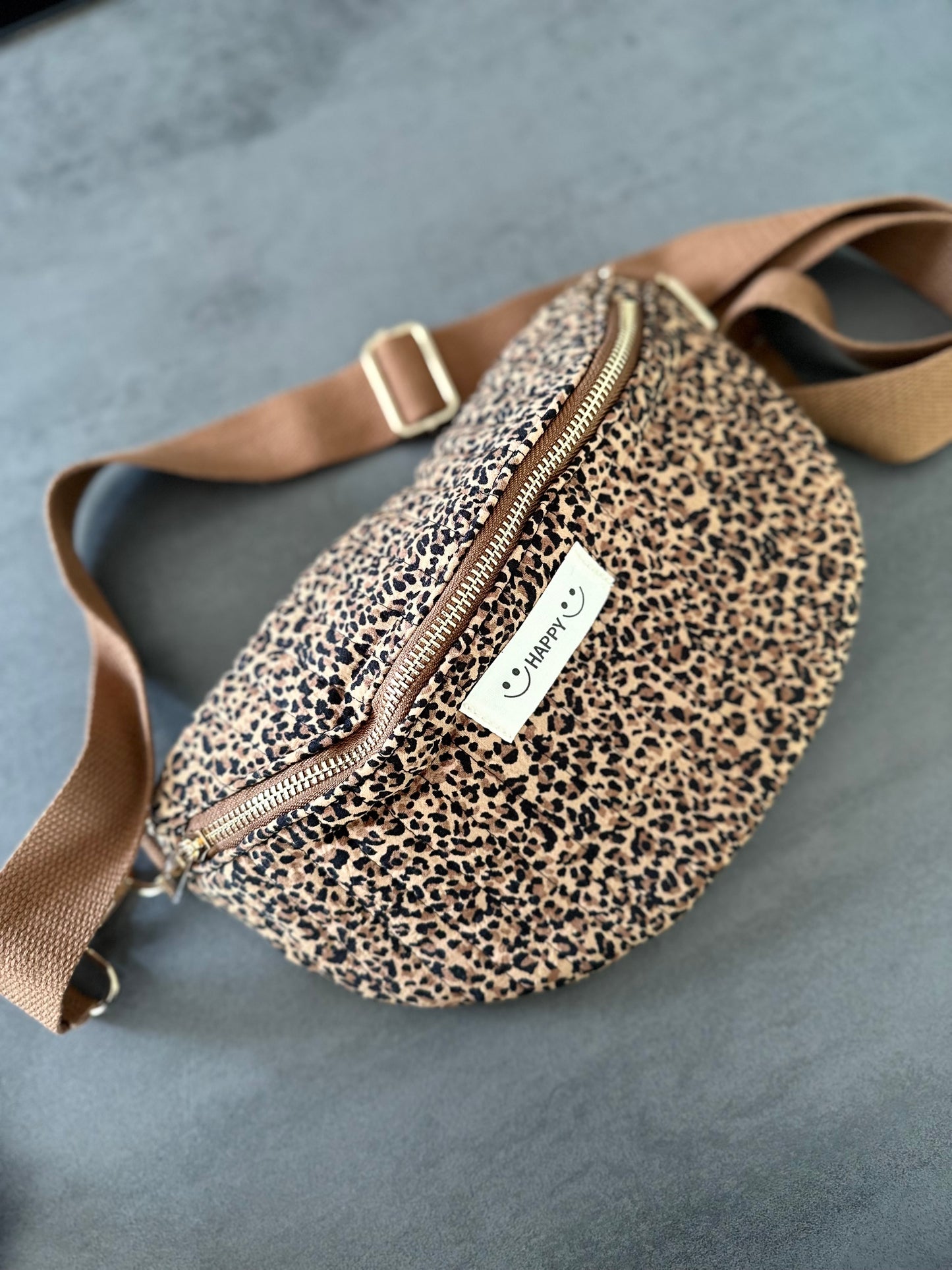 Crossbody Tasche LEO | Happy Edition