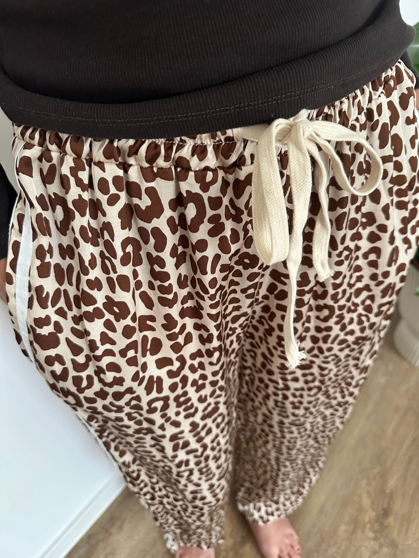 Leo Wide Leg Hose