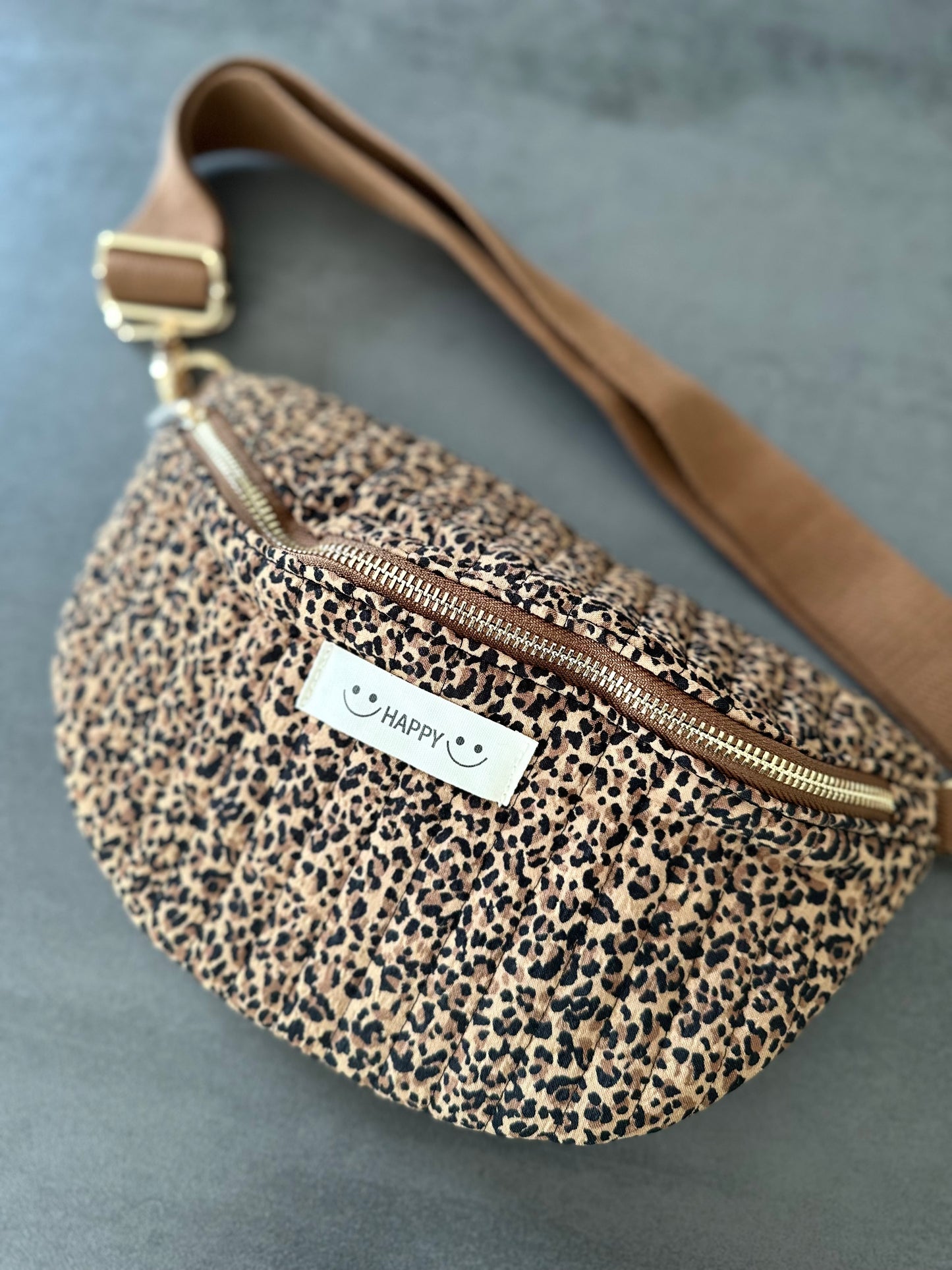 Crossbody Tasche LEO | Happy Edition