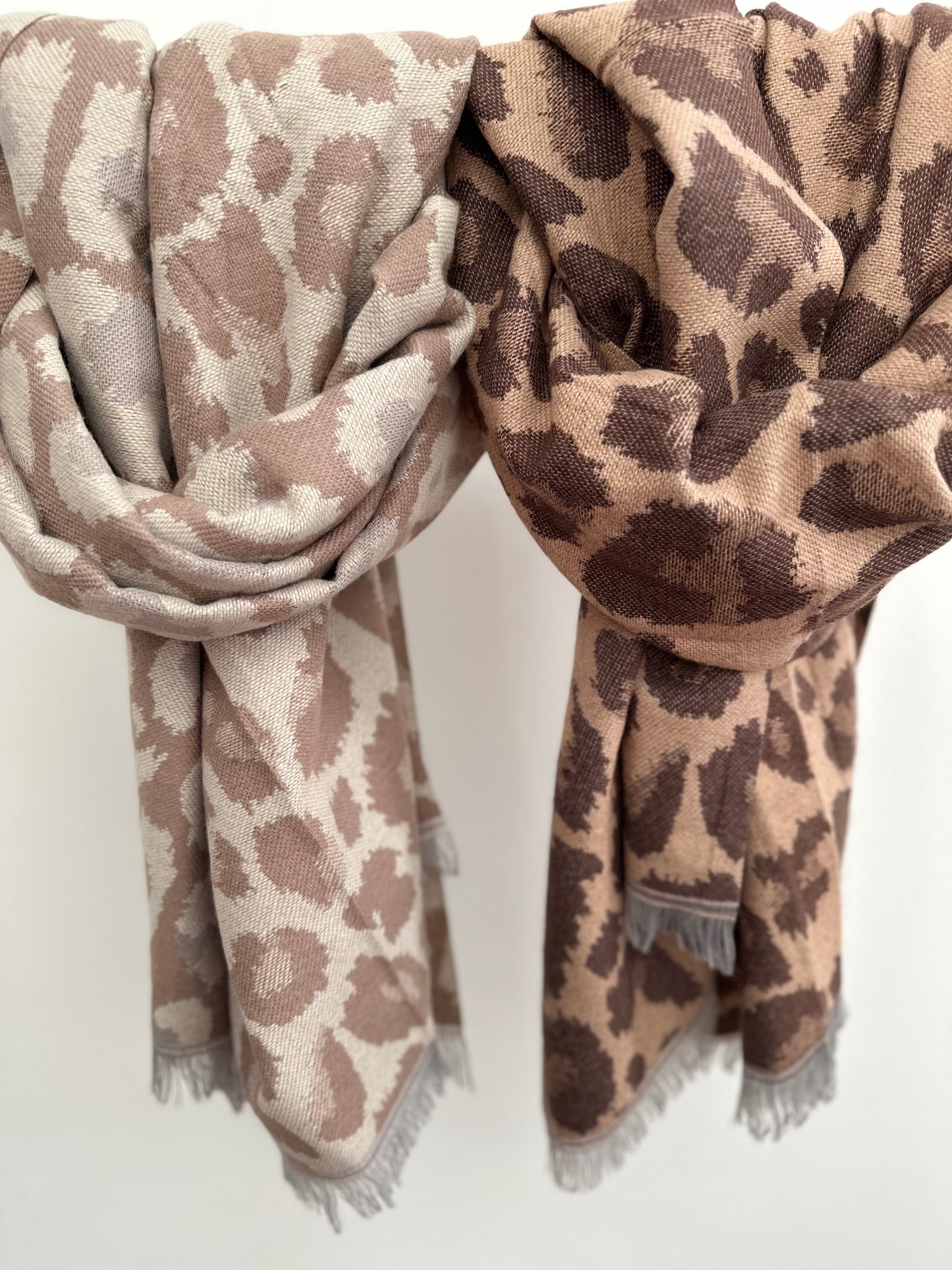 Leo Schal-div. Farben