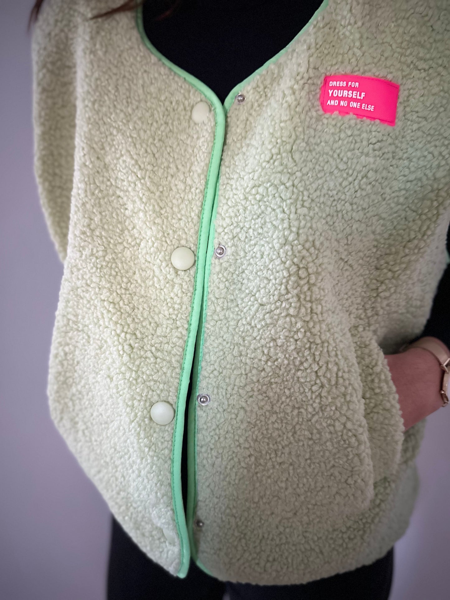 Teddyweste Neonpatch