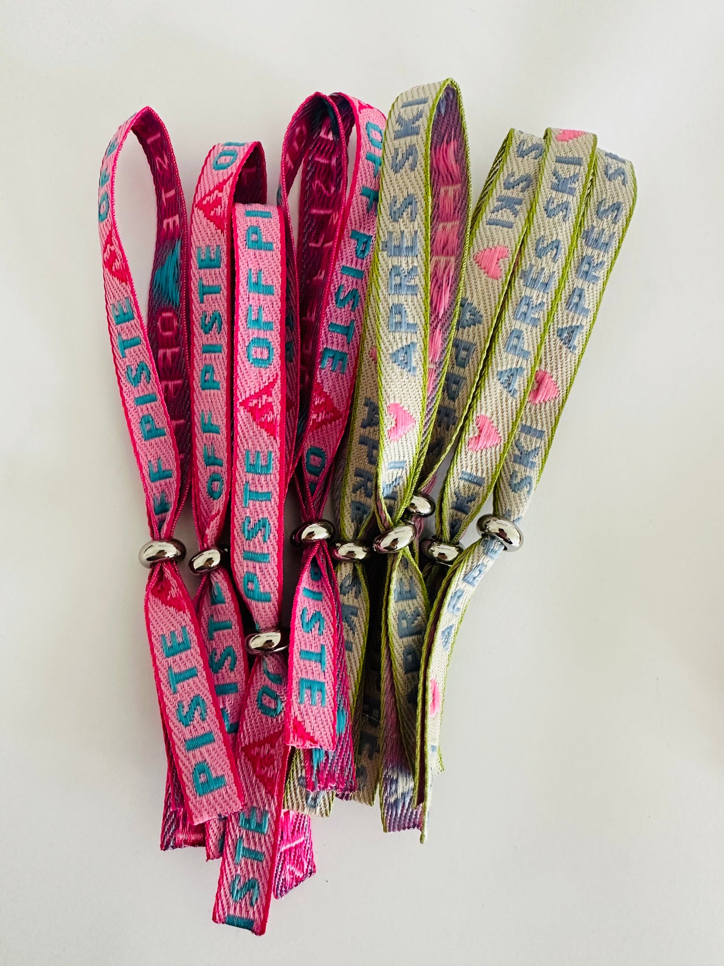 Statement-Armbänder