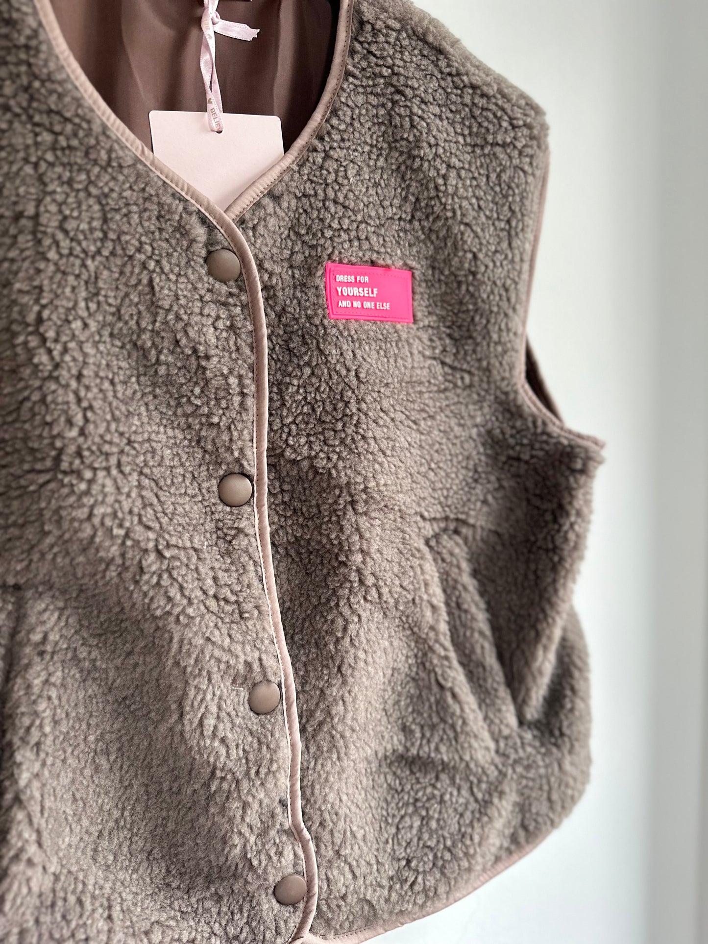 Teddyweste Neonpatch