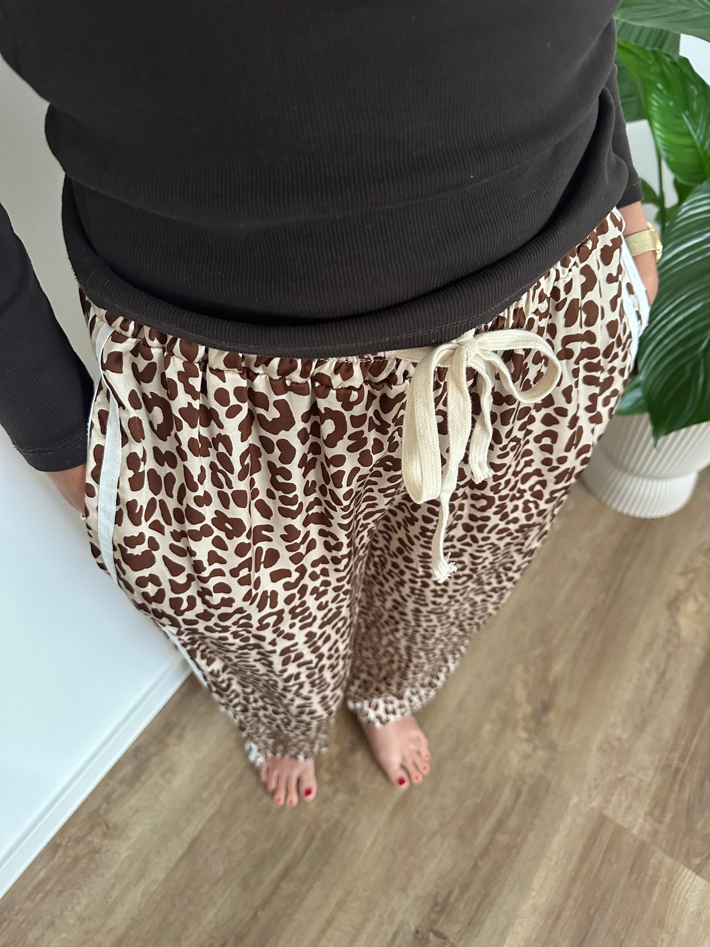 Leo Wide Leg Hose