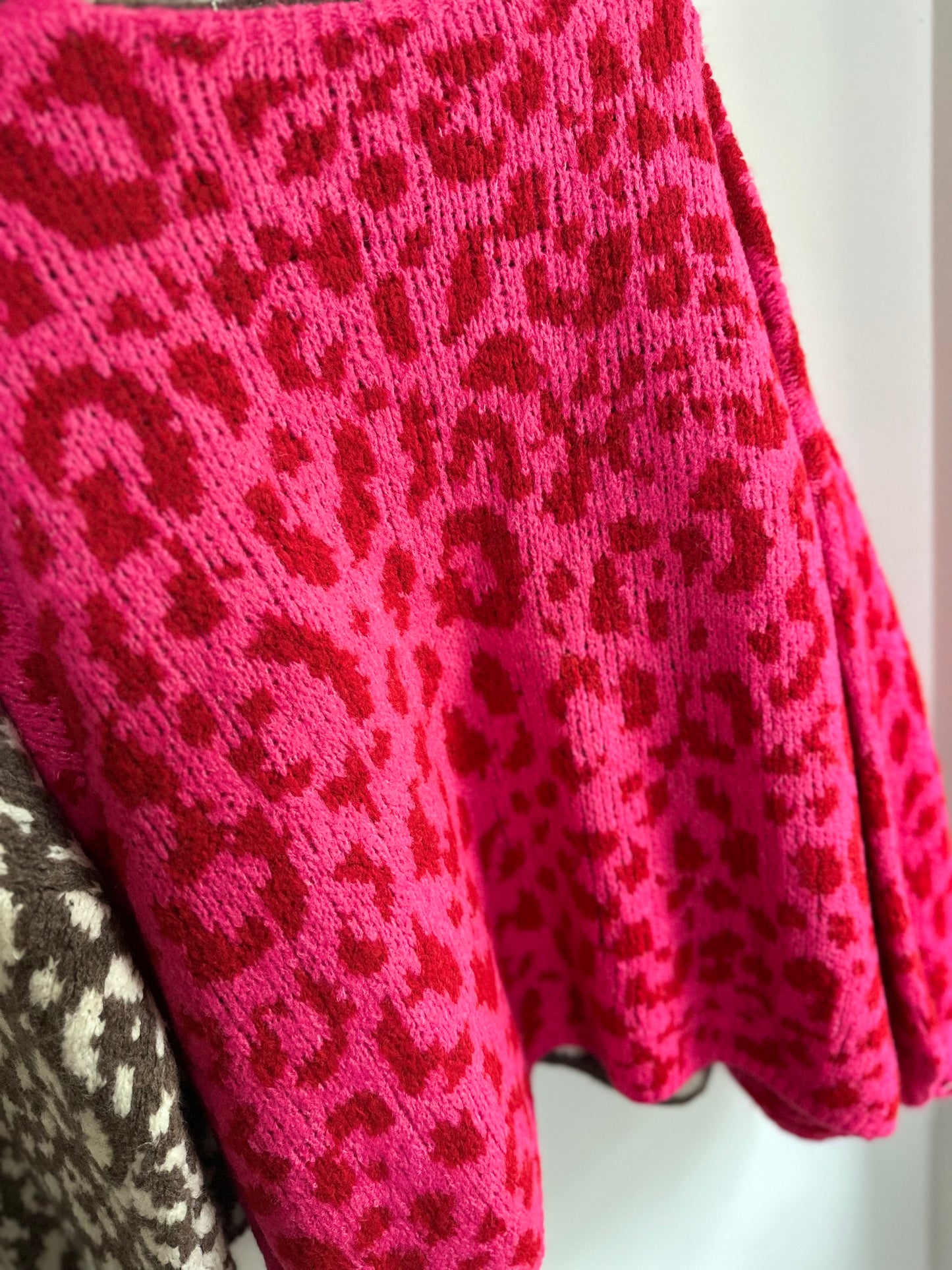 Cardigan Leo Love