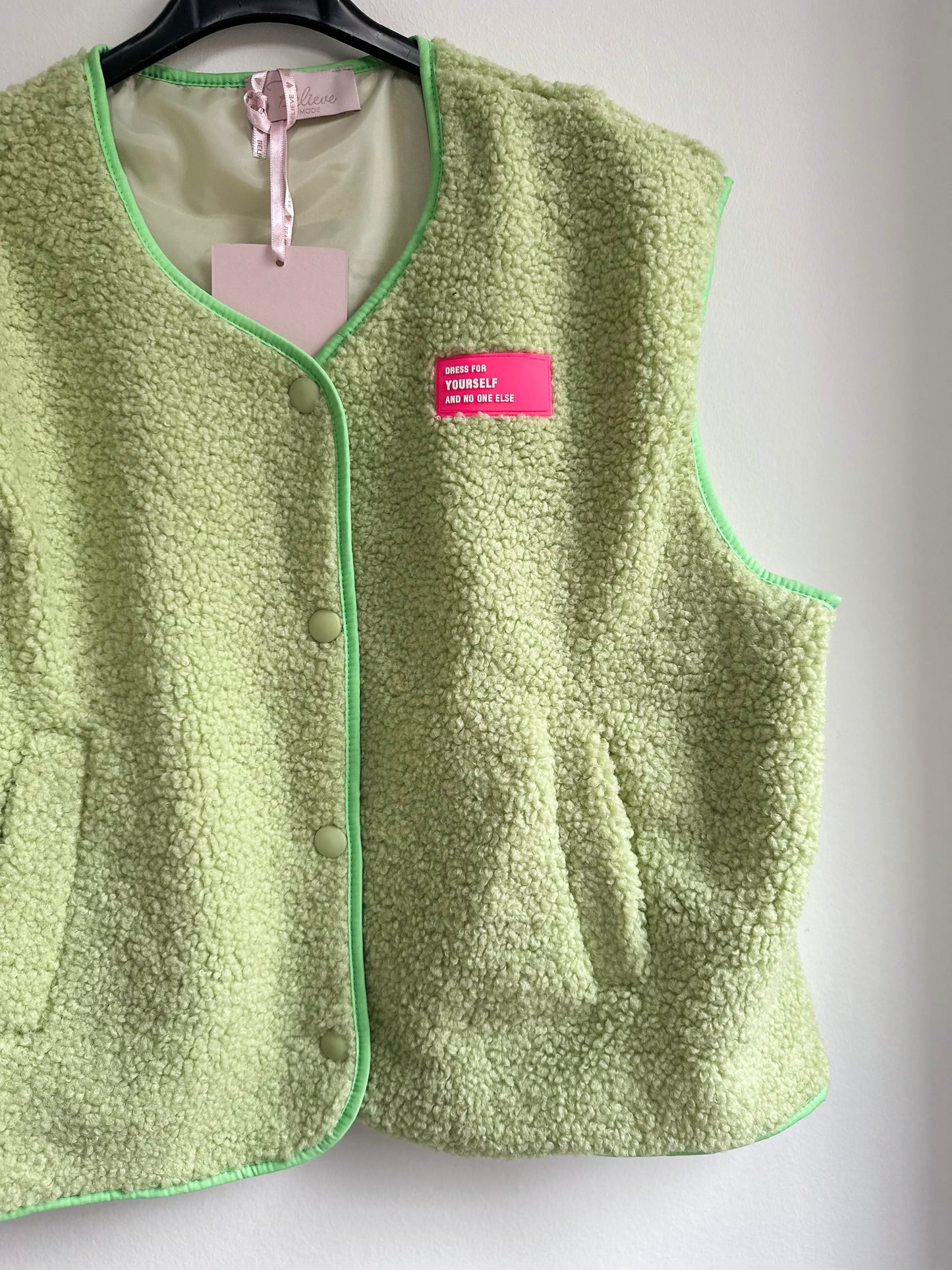 Teddyweste Neonpatch
